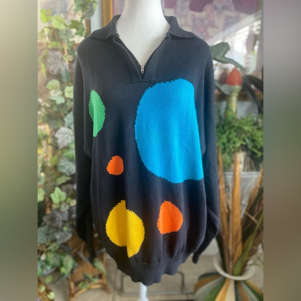 V2 by Versace sweater top with colorful shapes and zipper neck vintage